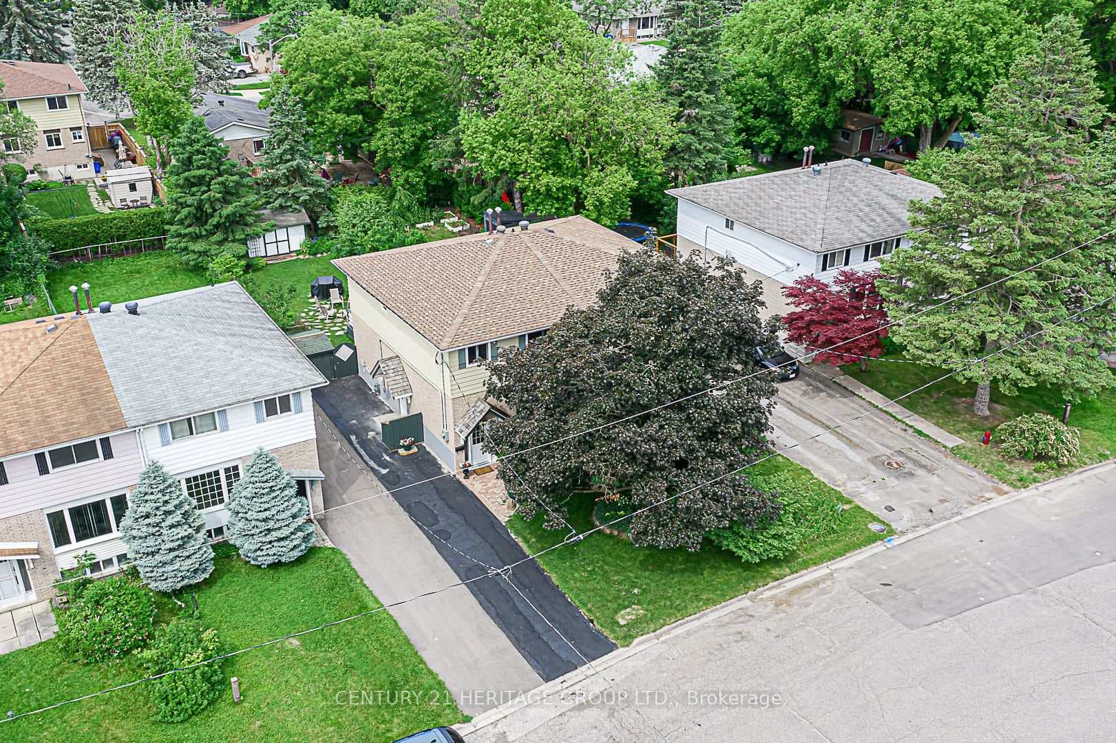 36 Hillview Drive photo 2