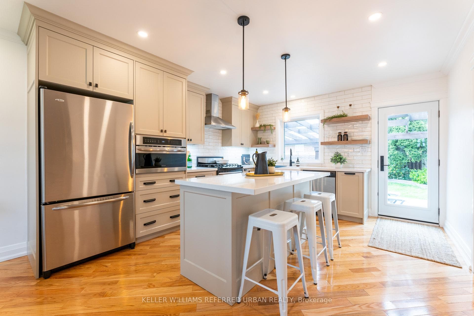 233 Renforth Drive photo 4
