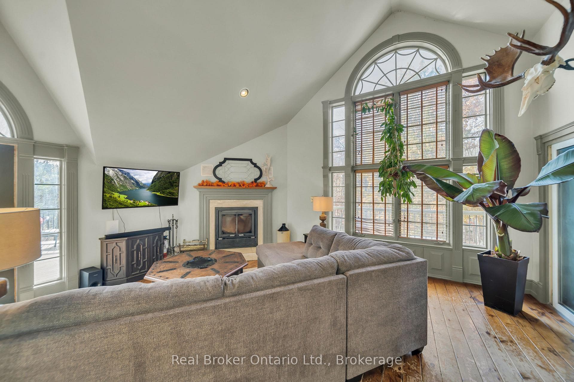 4766 Hyndman Drive photo 23