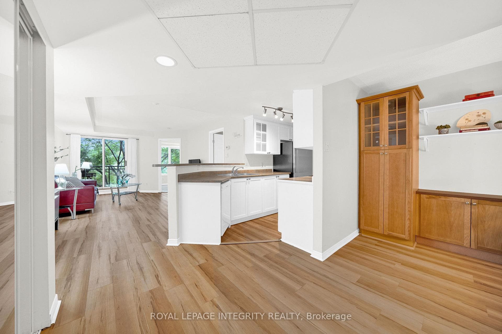 310 Central Park Drive Unit 3M photo 4