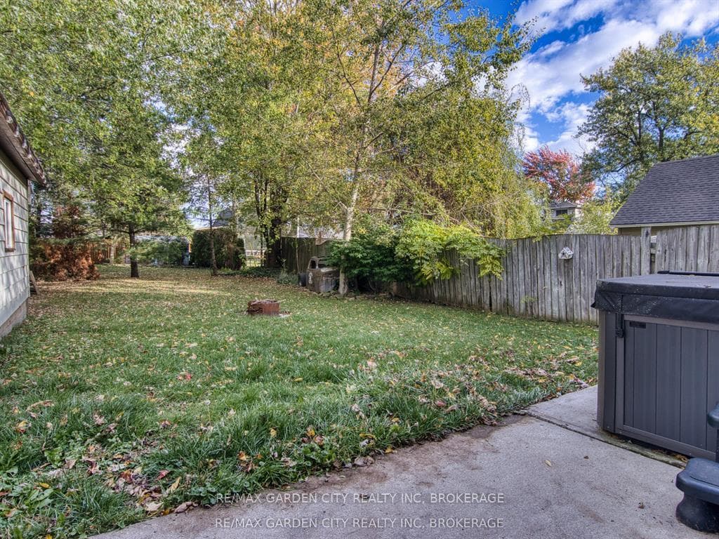 809 Steele Street photo 33