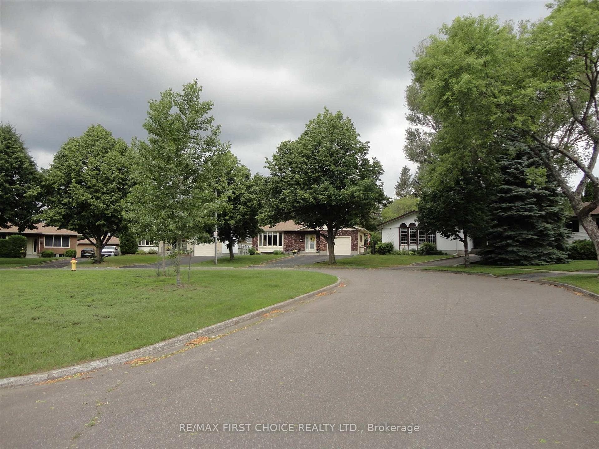 288 Fairbank Place photo 28