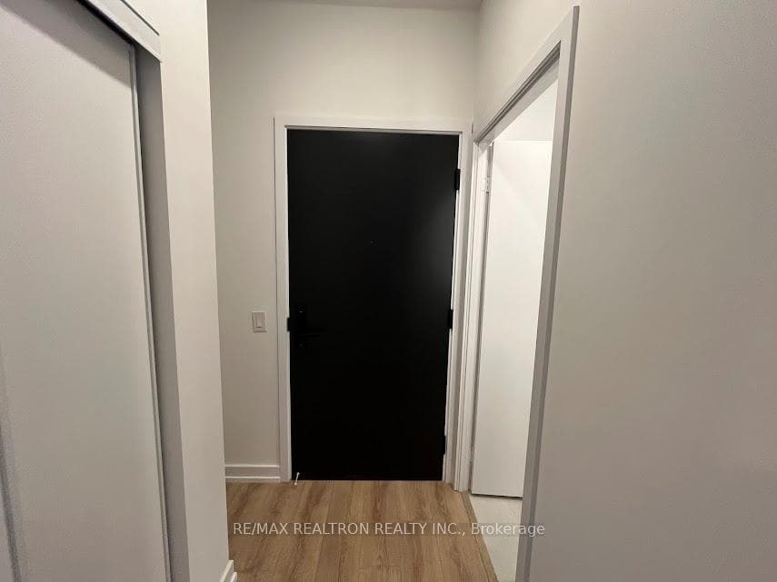500 Dupont Street Unit 301 photo 2