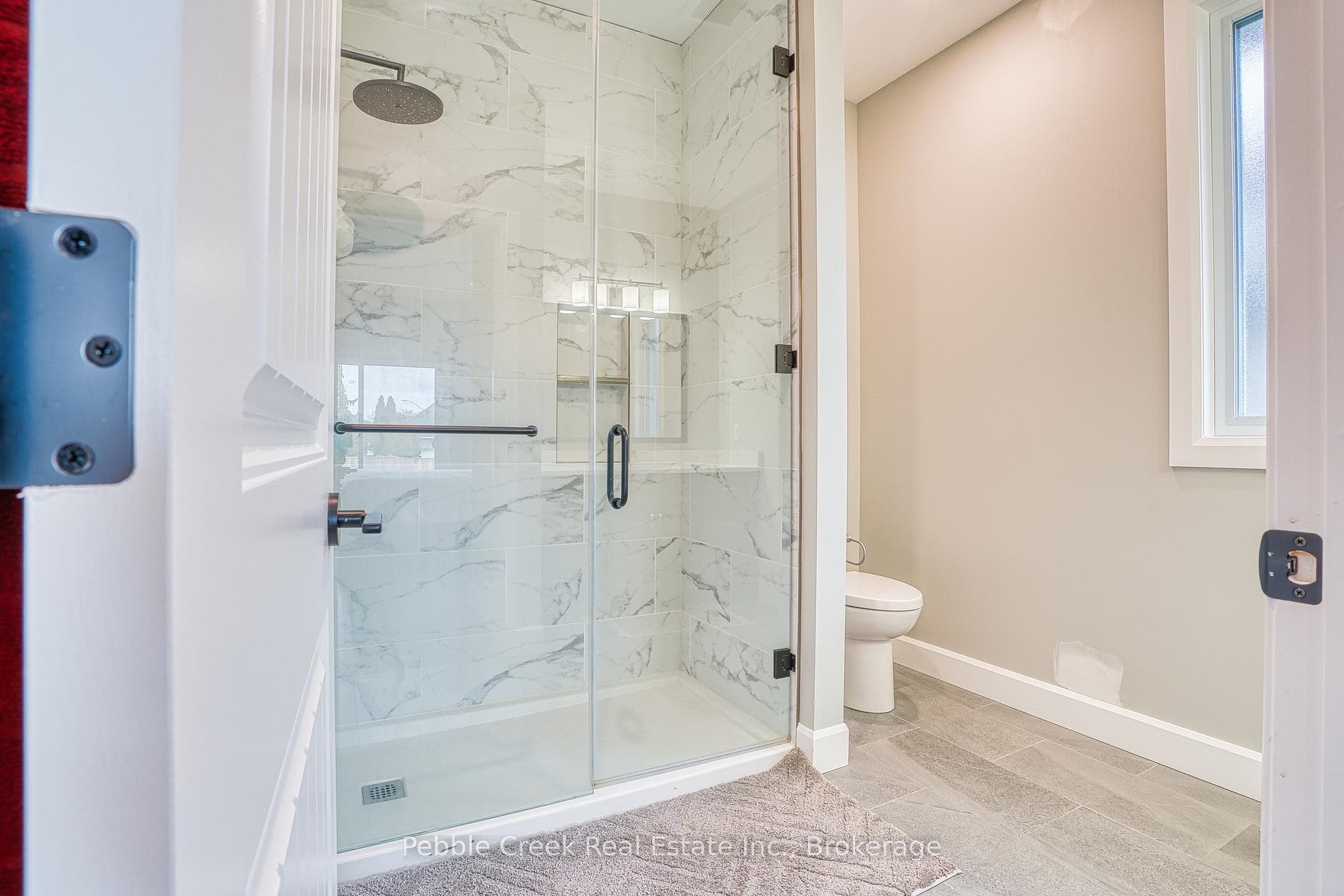ensuite bath in primary bedroom