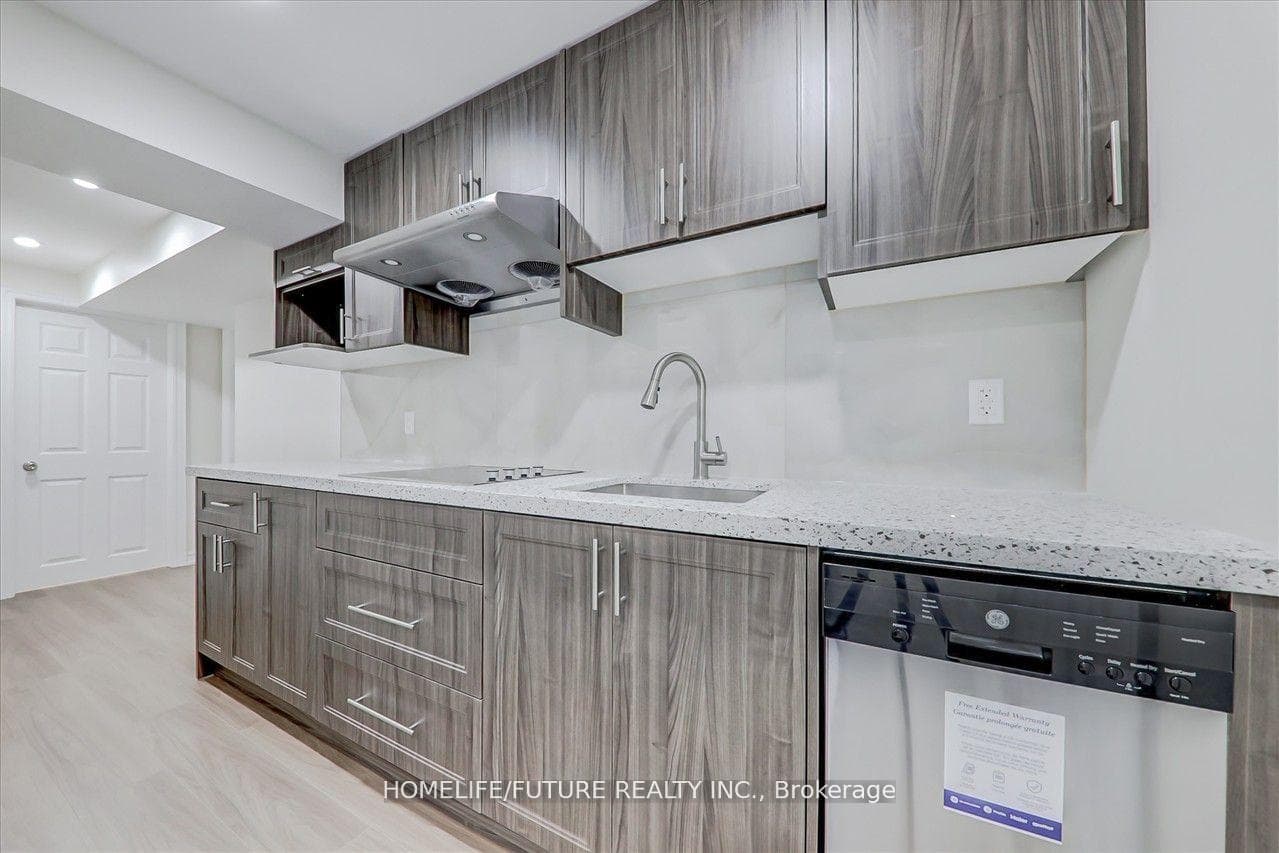 39 Headon Avenue photo 3