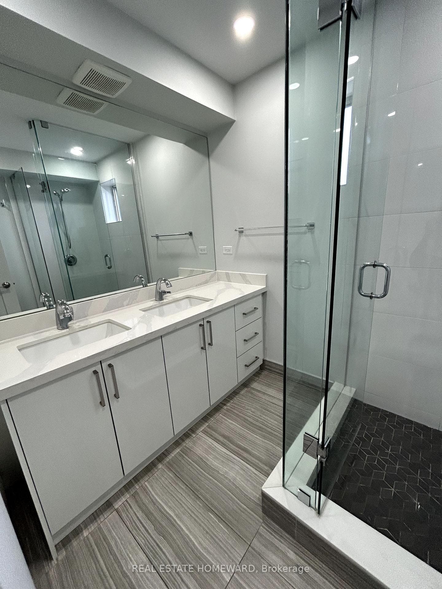 15 Walmer Road Unit 508 photo 6