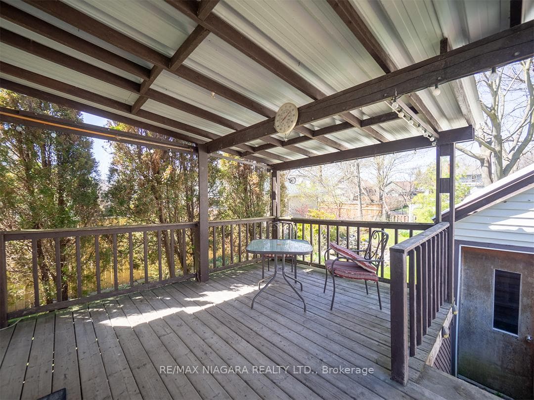 115 Adelaide Street photo 12