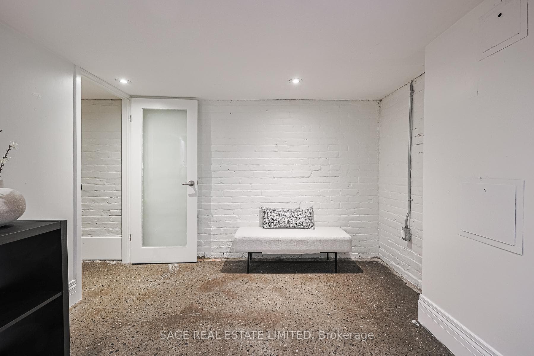 140 Strachan Avenue photo 24
