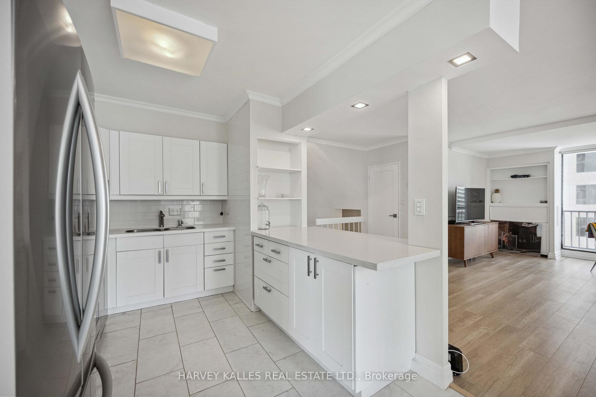 33 Harbour Square Unit 1433 photo 19