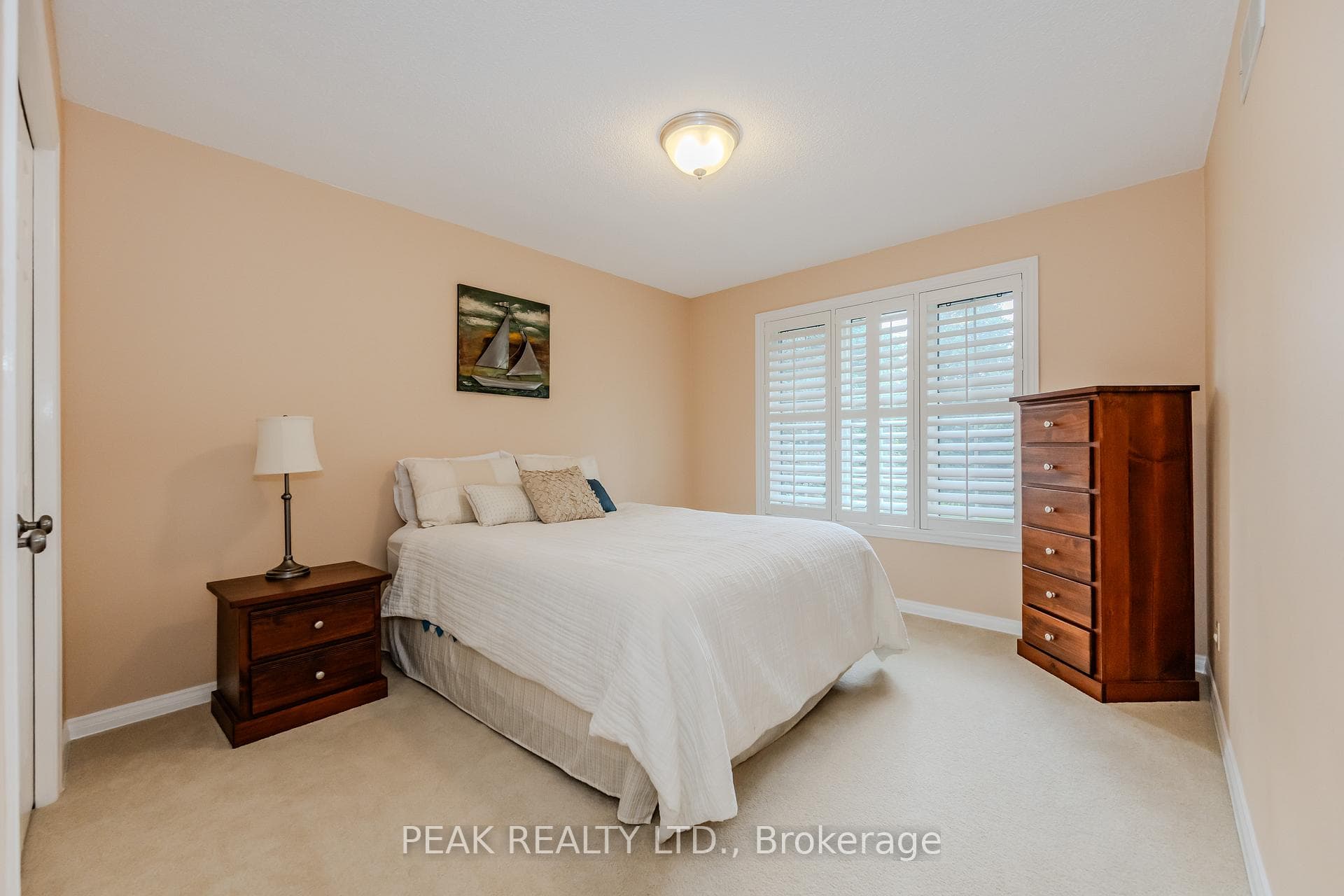 600 Stonebury Crescent photo 20