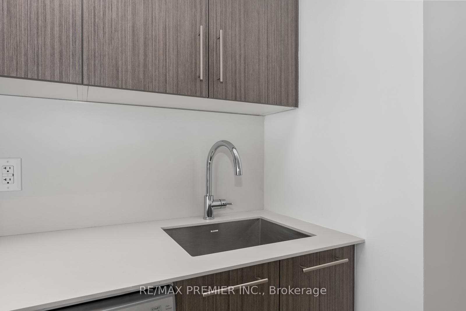 851 Sheppard Avenue Unit 15 photo 12