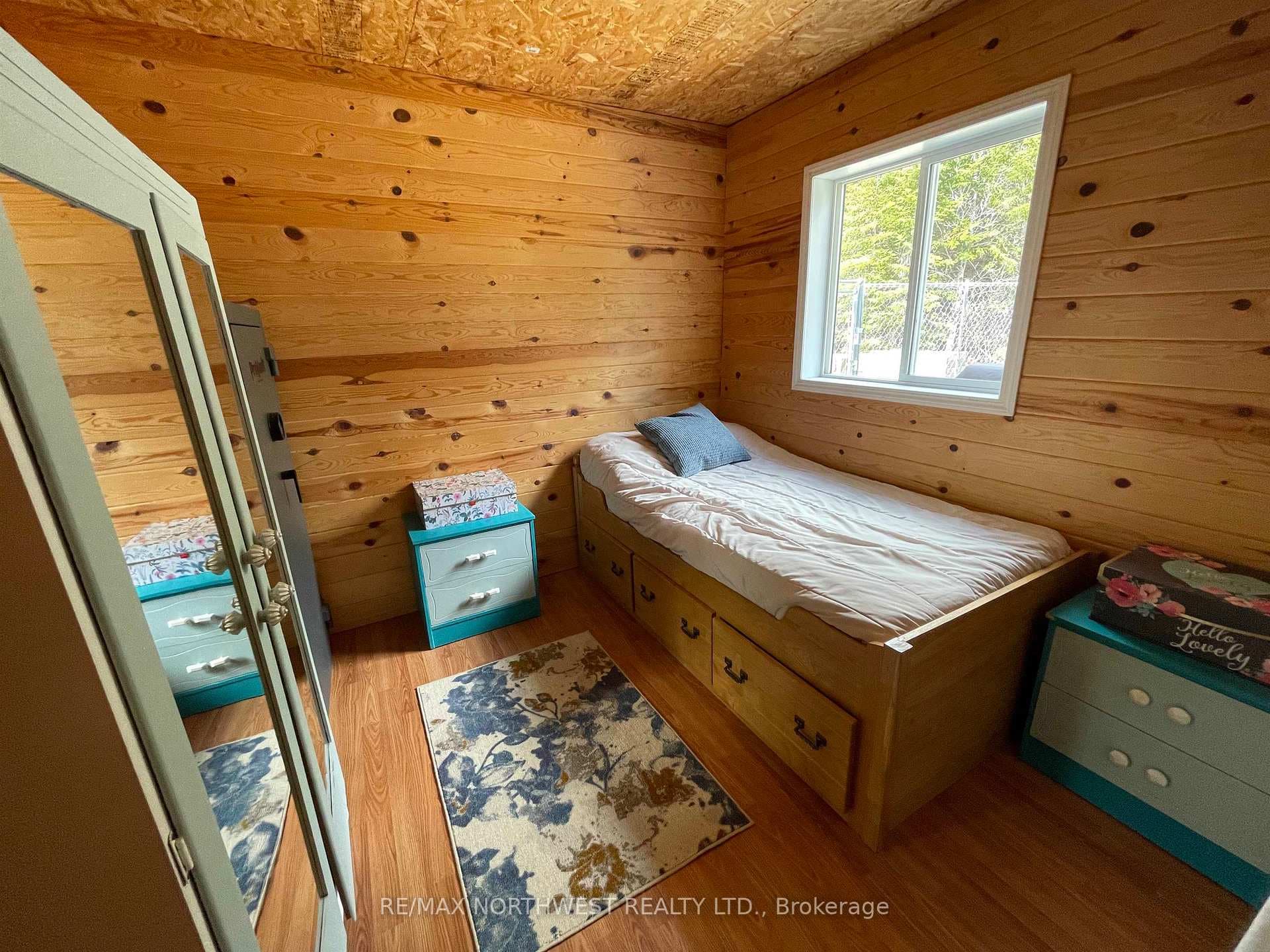 663 Berglund Road photo 8