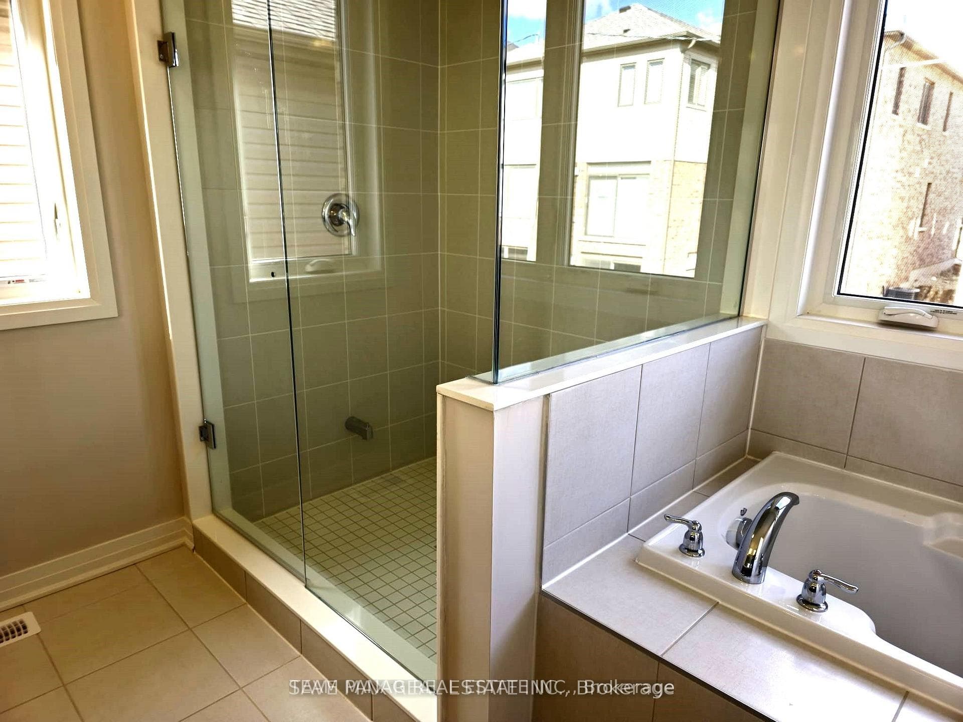 14 Thomas Gemmell Road photo 9