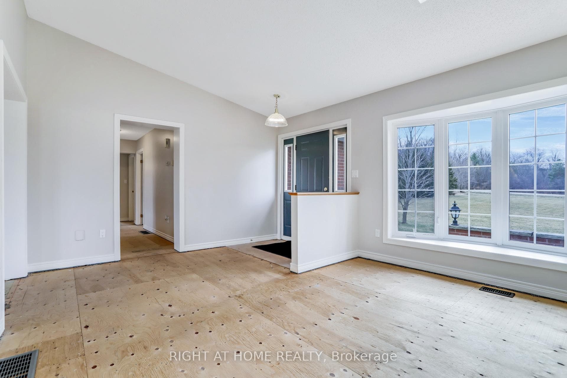 560 Davis Drive photo 12