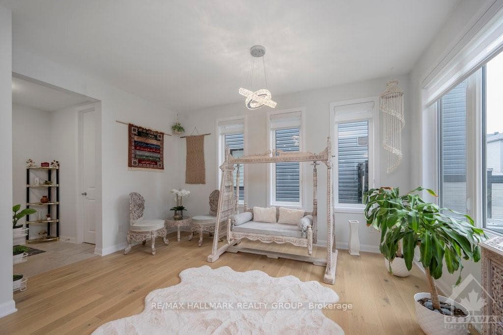62 ADRIFT Street photo 12