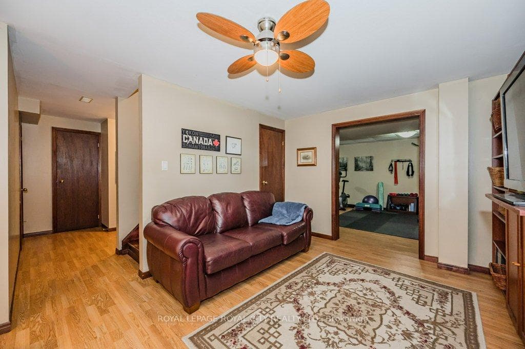 16 Lyle Place photo 33