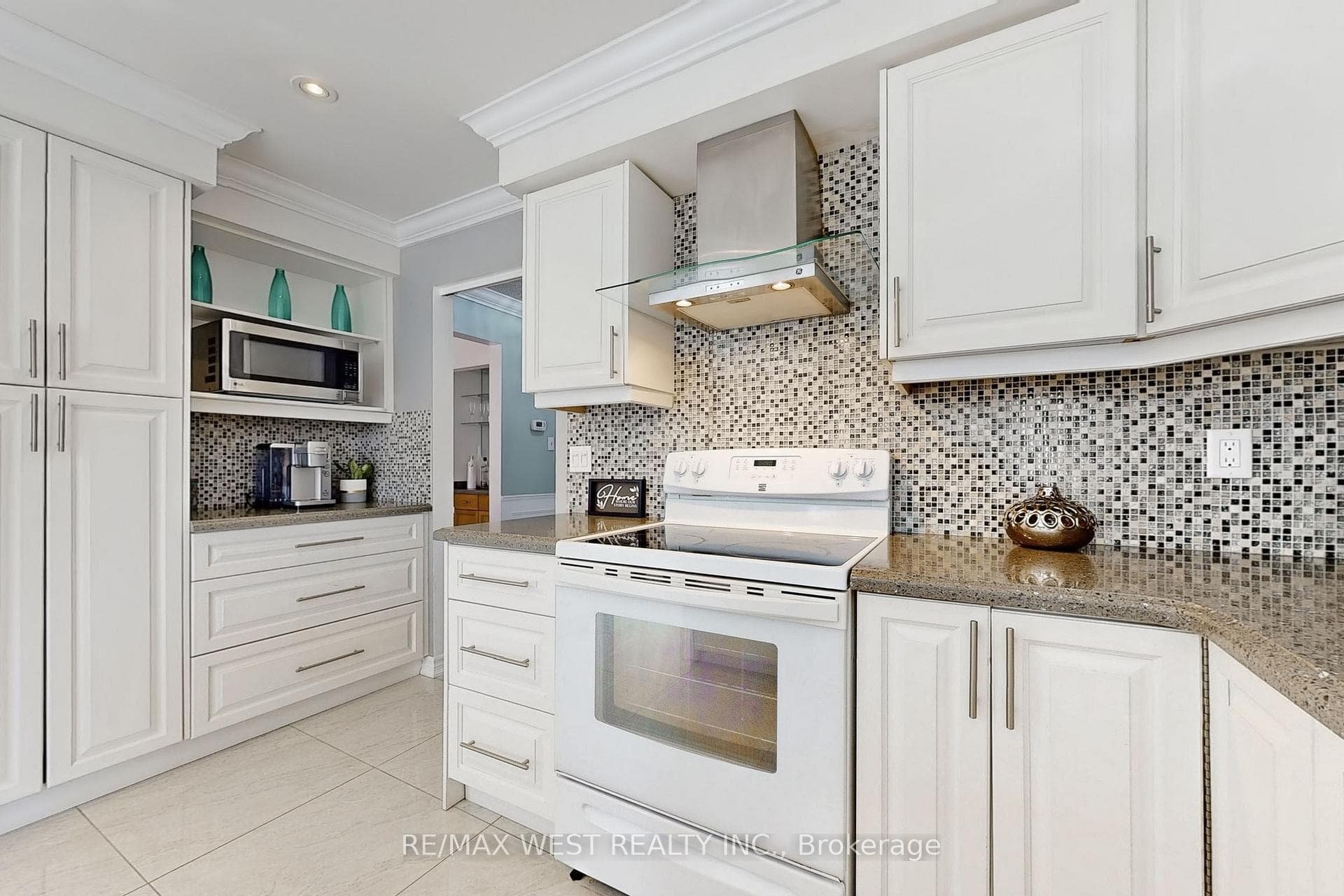 22 Dunvegan Drive photo 15