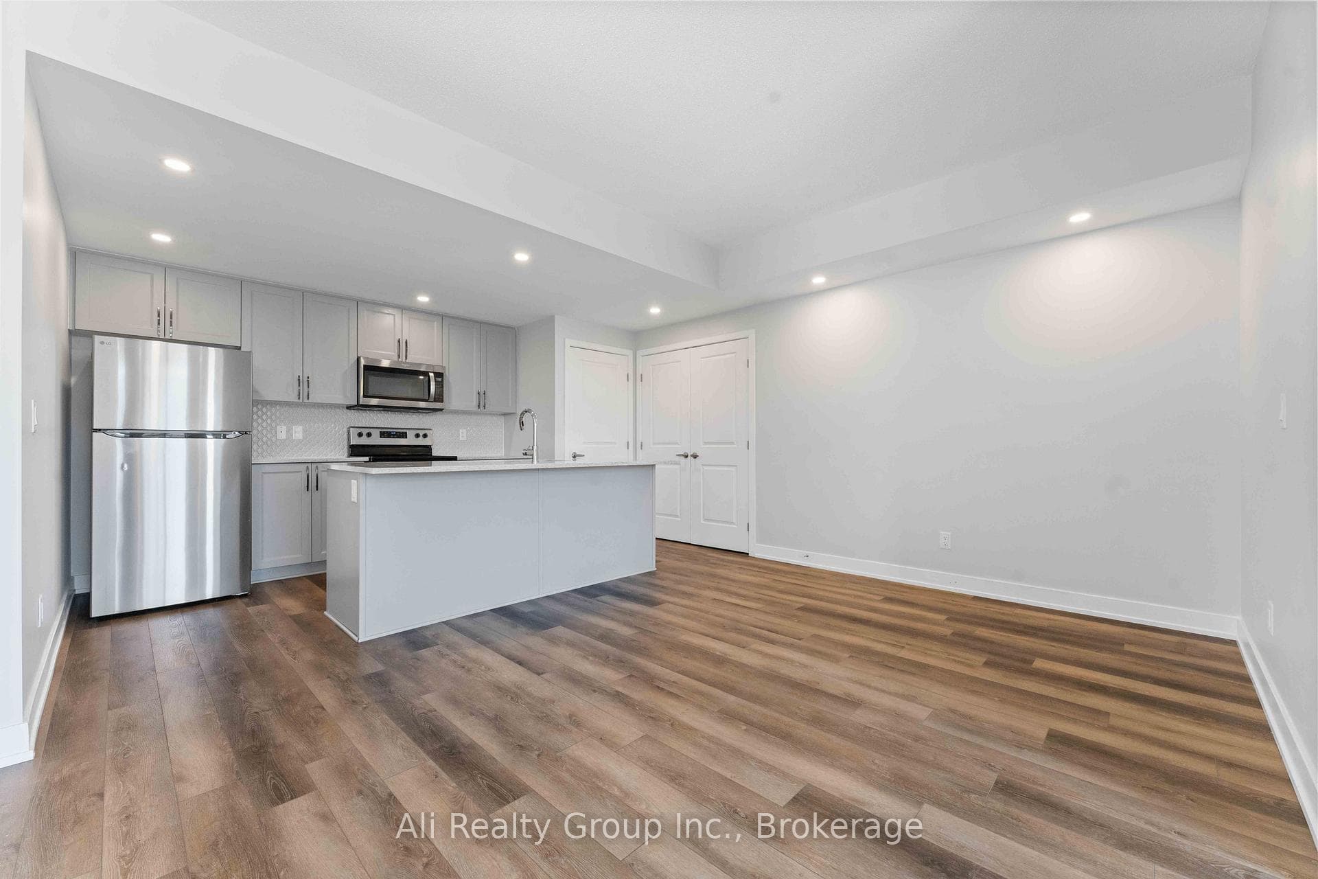 147 Fairweather Street photo 7