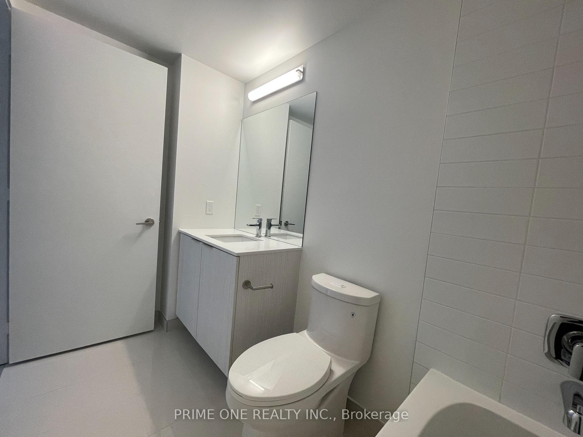 158 Front Street Unit 1114 photo 17