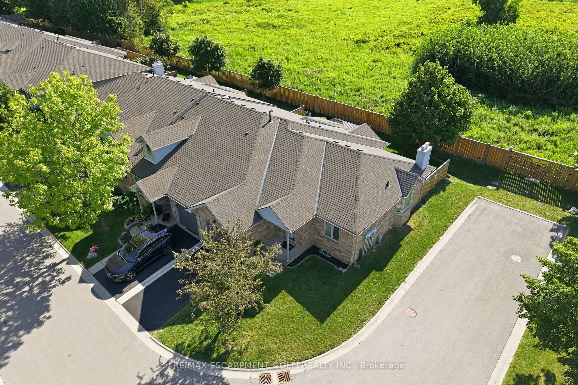 21 Cathy Drive photo 2