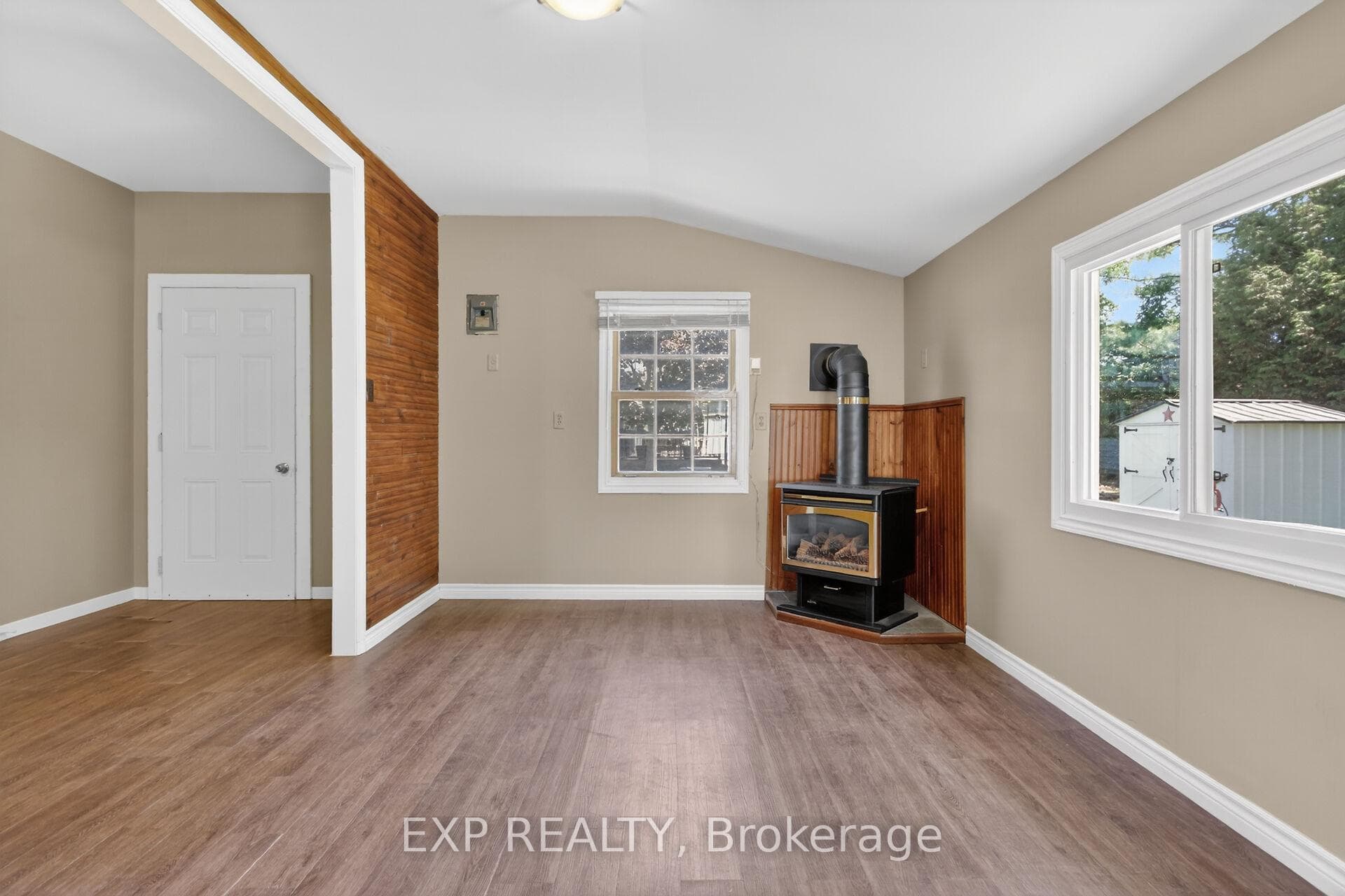 338 William Street photo 30