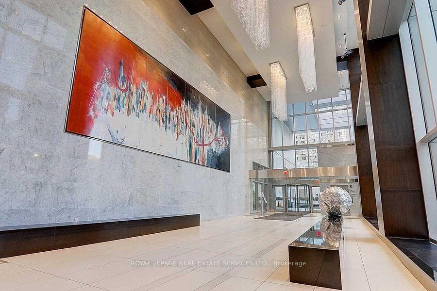 386 Yonge Street Unit 2516 photo 6