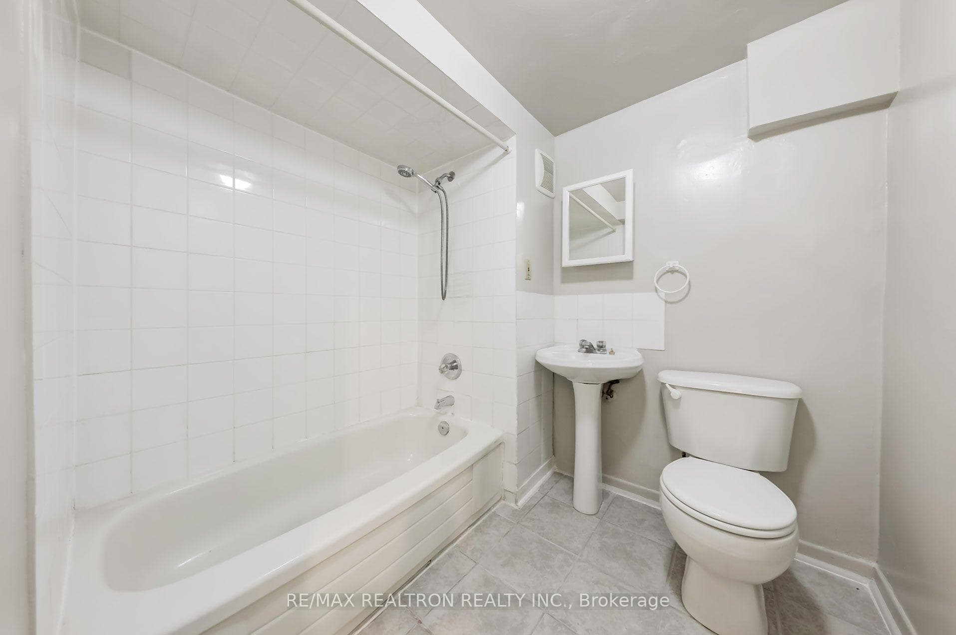 152 Pineway Boulevard photo 18