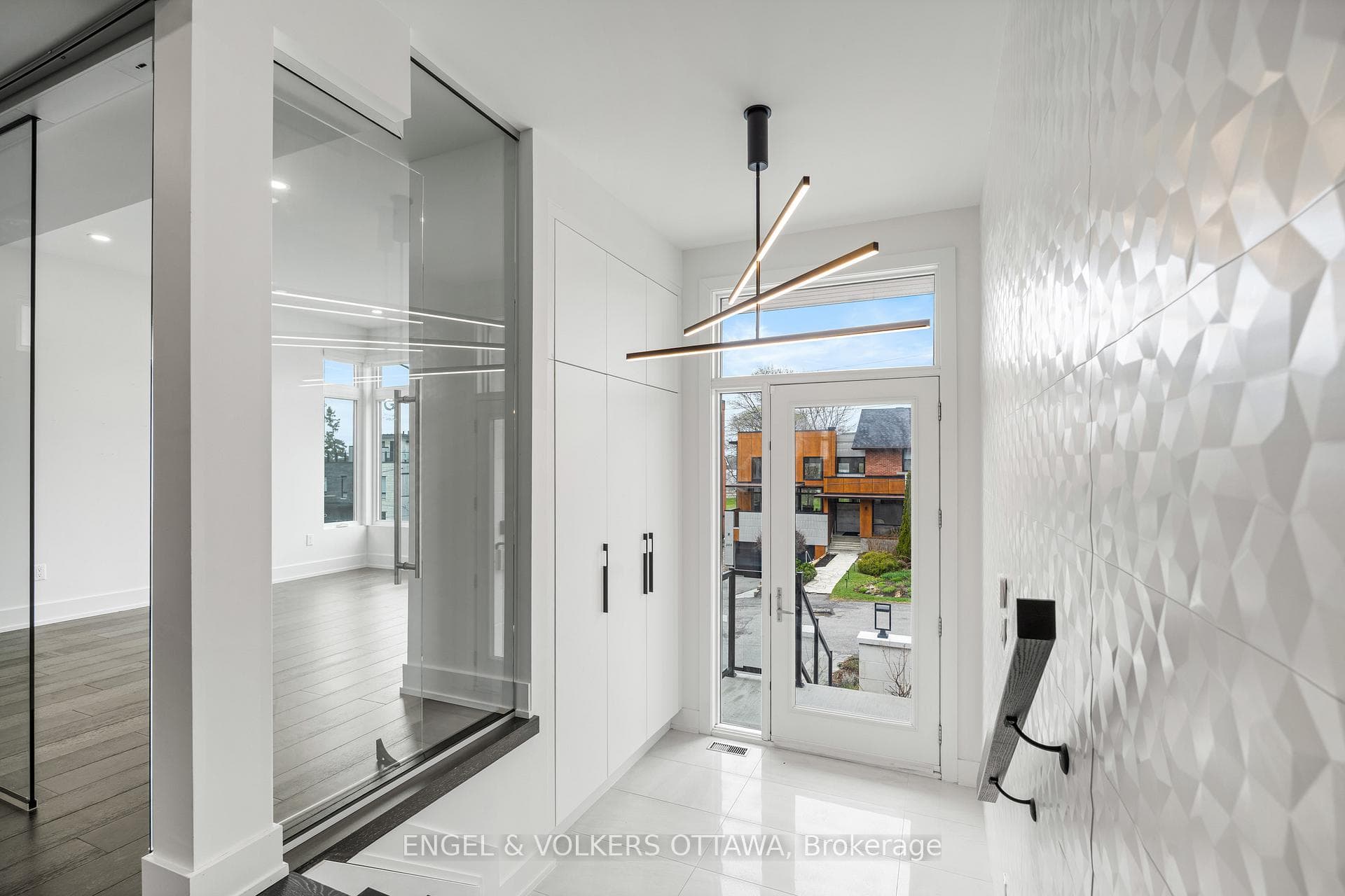 2154 Rice Avenue photo 3