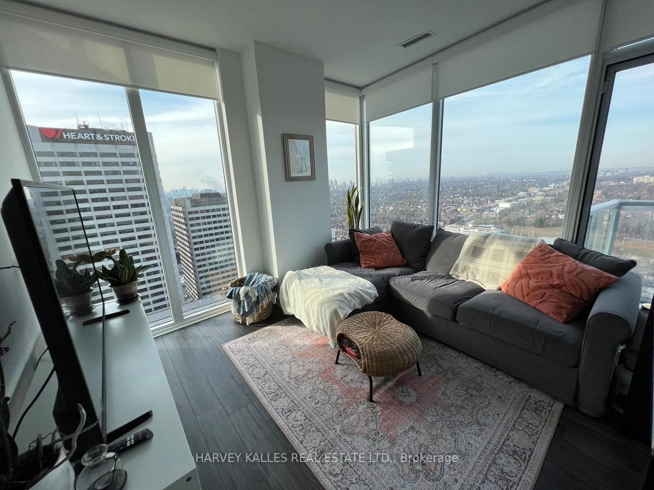 33 Helendale Avenue Unit 2907 photo 8