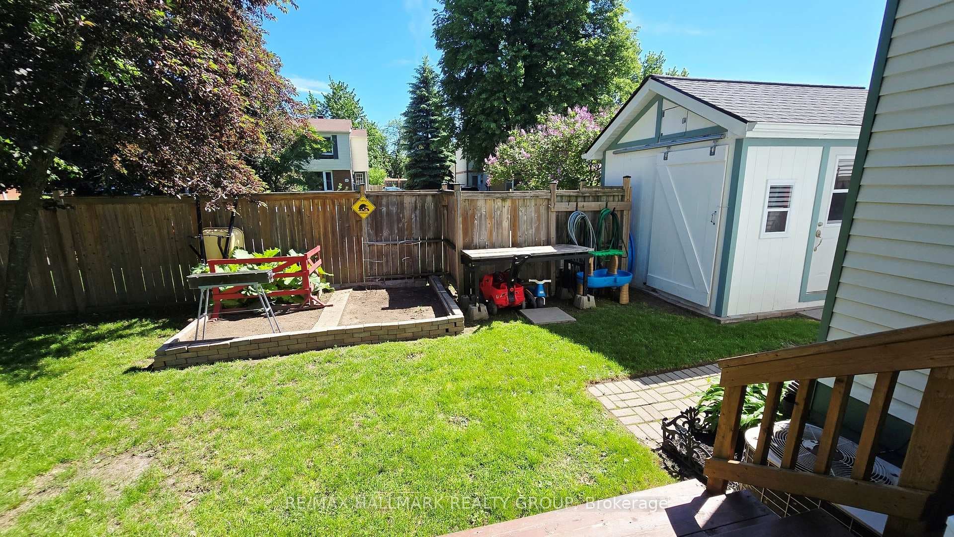 35 Seabrooke Drive photo 33