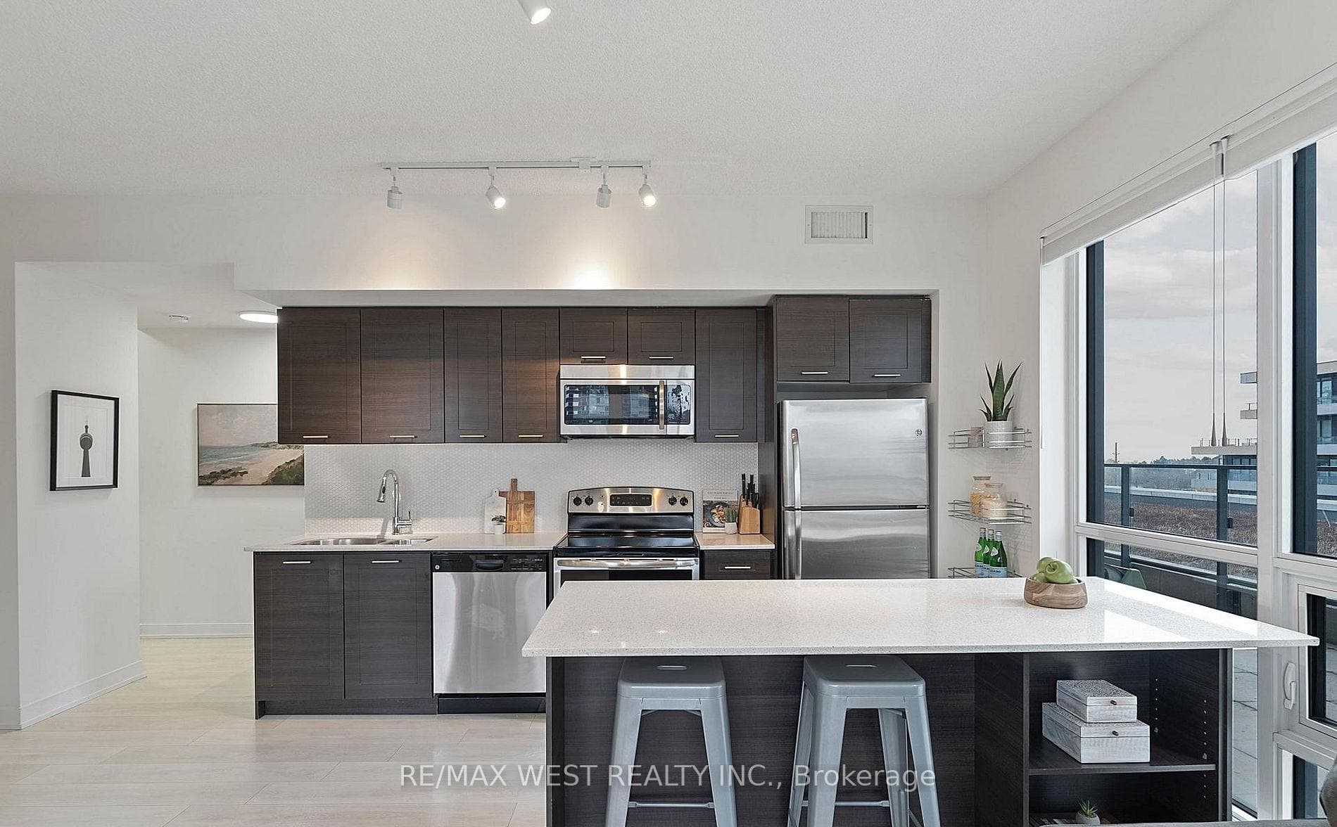 2200 Lakeshore Boulevard Unit 611 photo 9