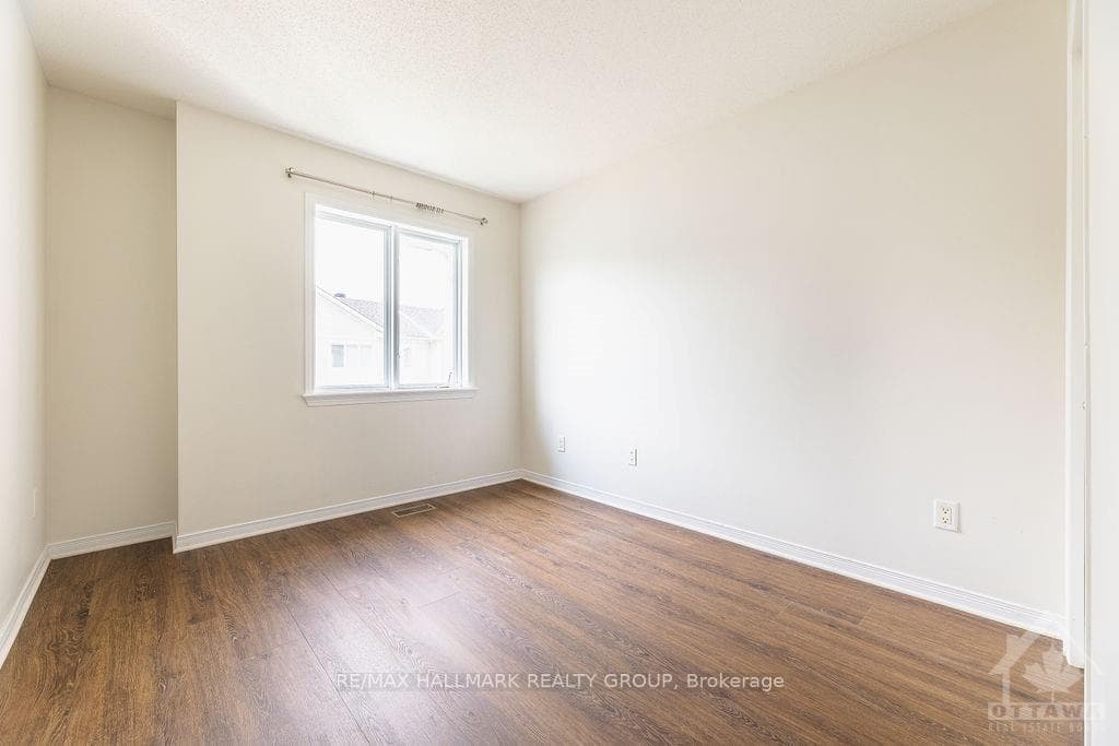 510 BURLEIGH photo 25
