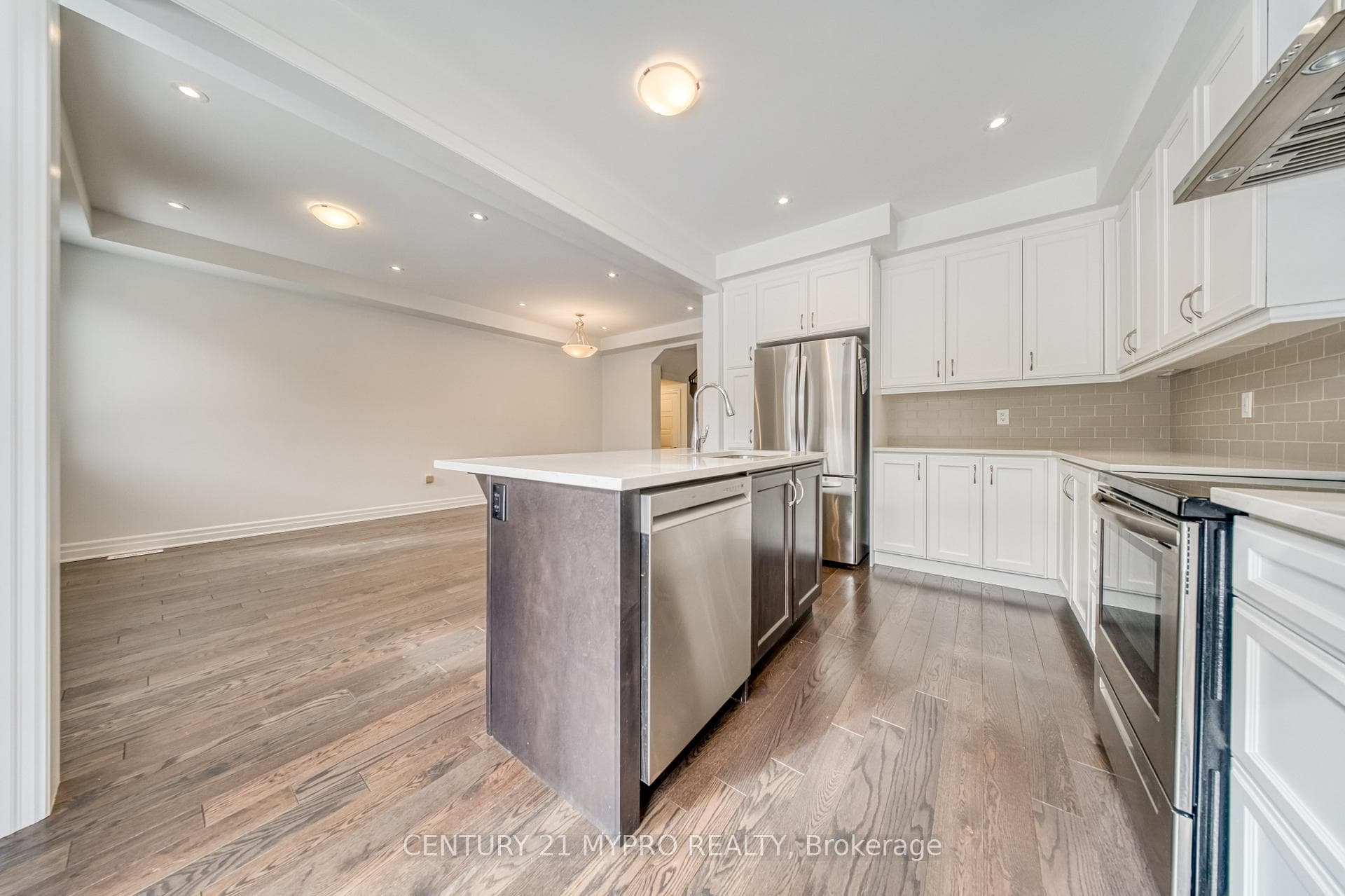1202 Anson Gate photo 7