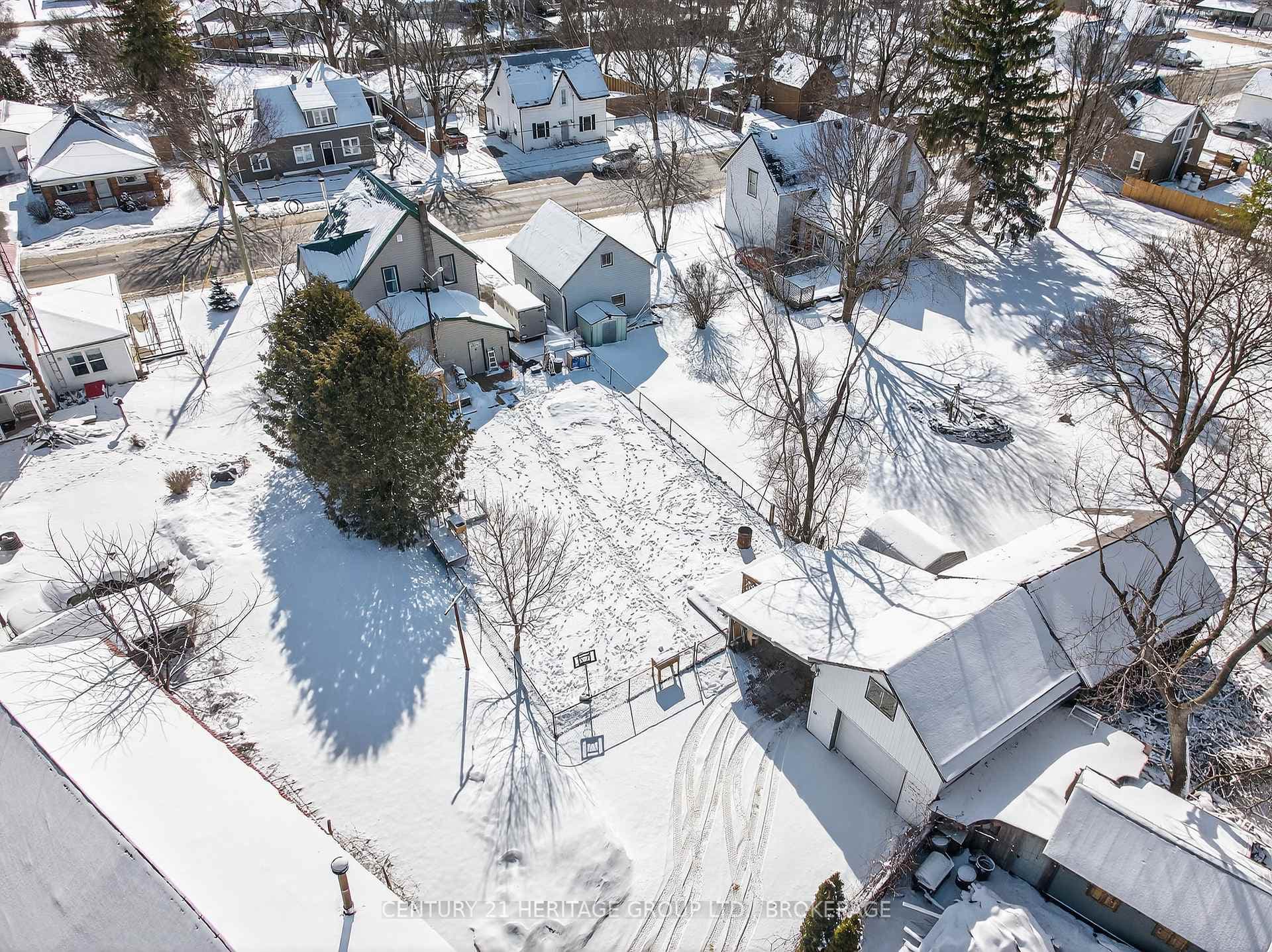 4089 Perth Road photo 5