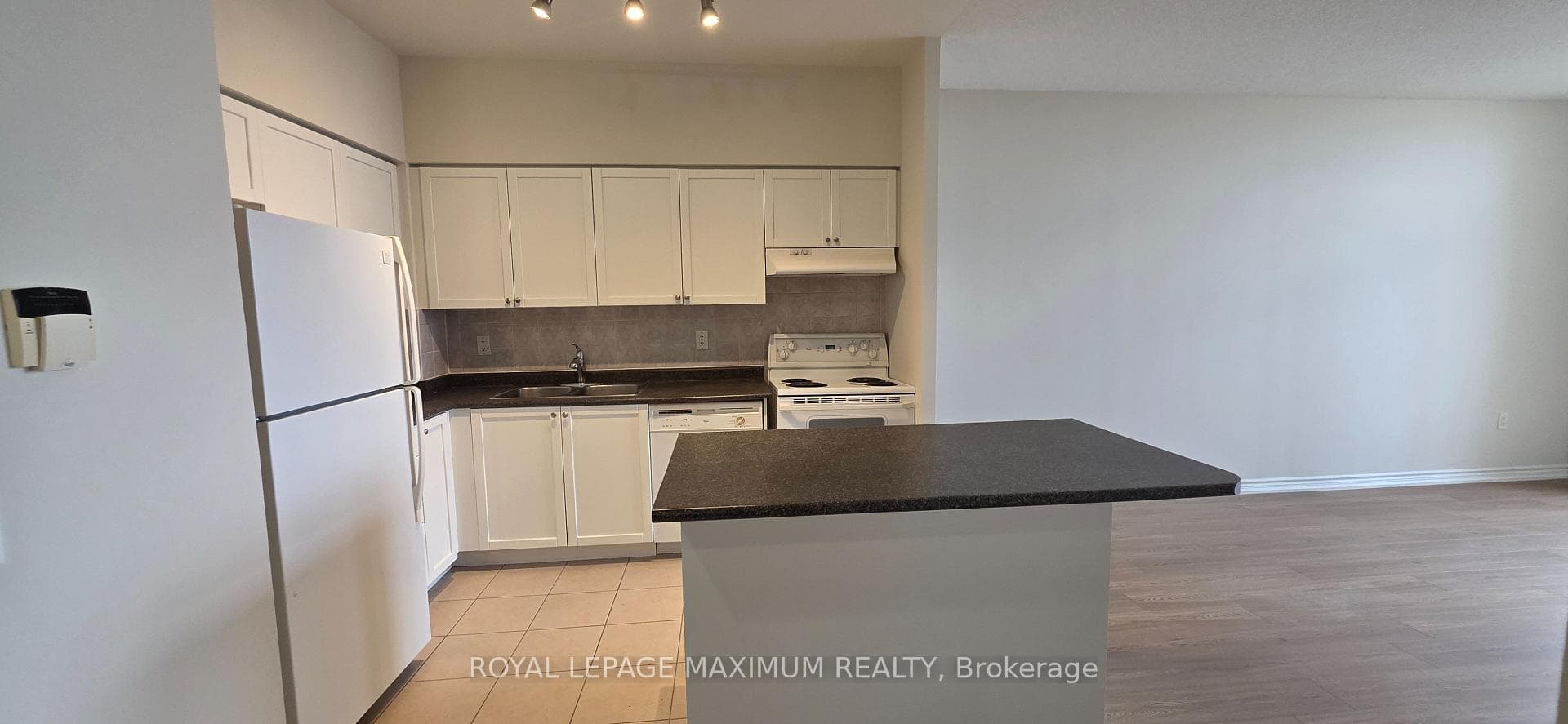 55 Strathaven Drive Unit 2103 photo 5