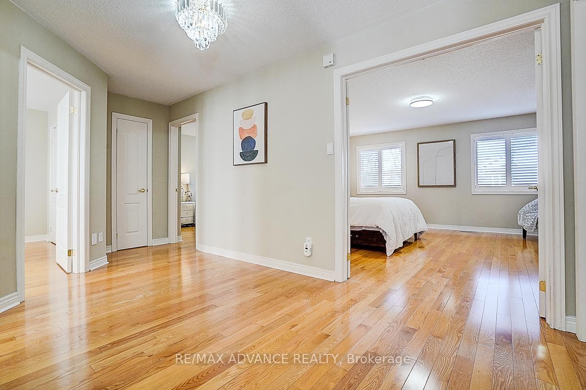 16 St Etienne Drive photo 33