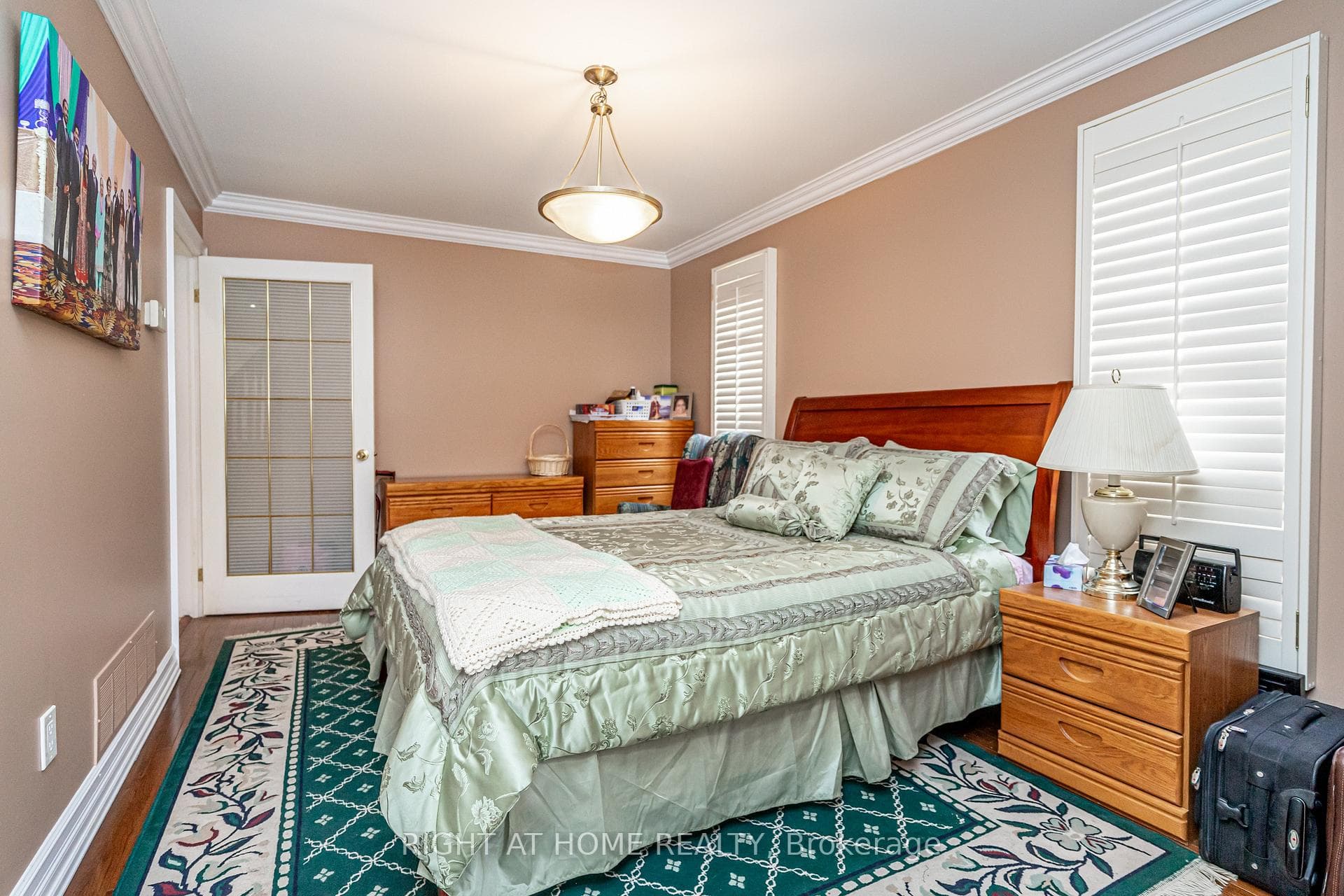 2136 Wincanton Crescent photo 16