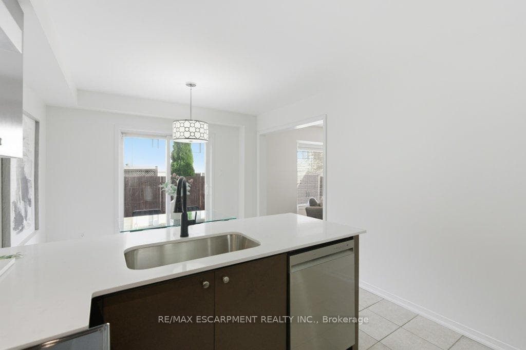 113 Thornlodge Drive photo 18