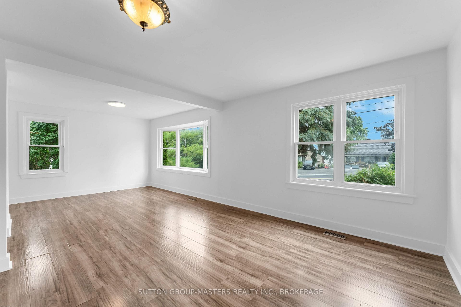 1062 Montreal Street photo 13