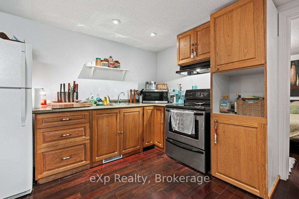 53 Truesdale Crescent photo 38