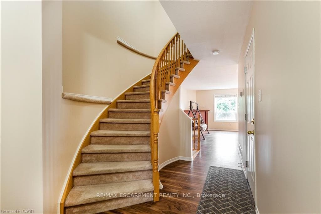 74 Foxborough Drive photo 7