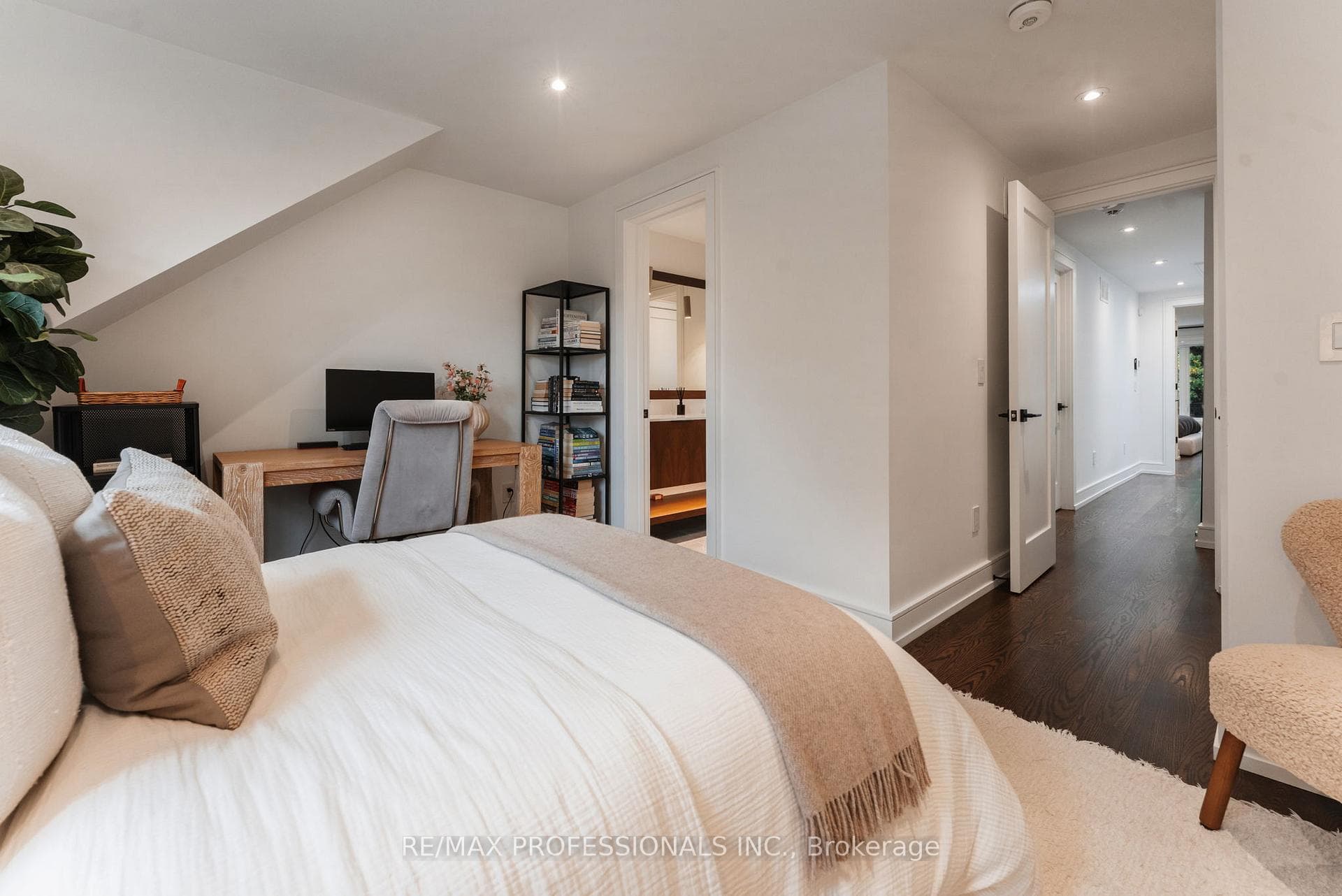 12 Mayfield Avenue photo 30