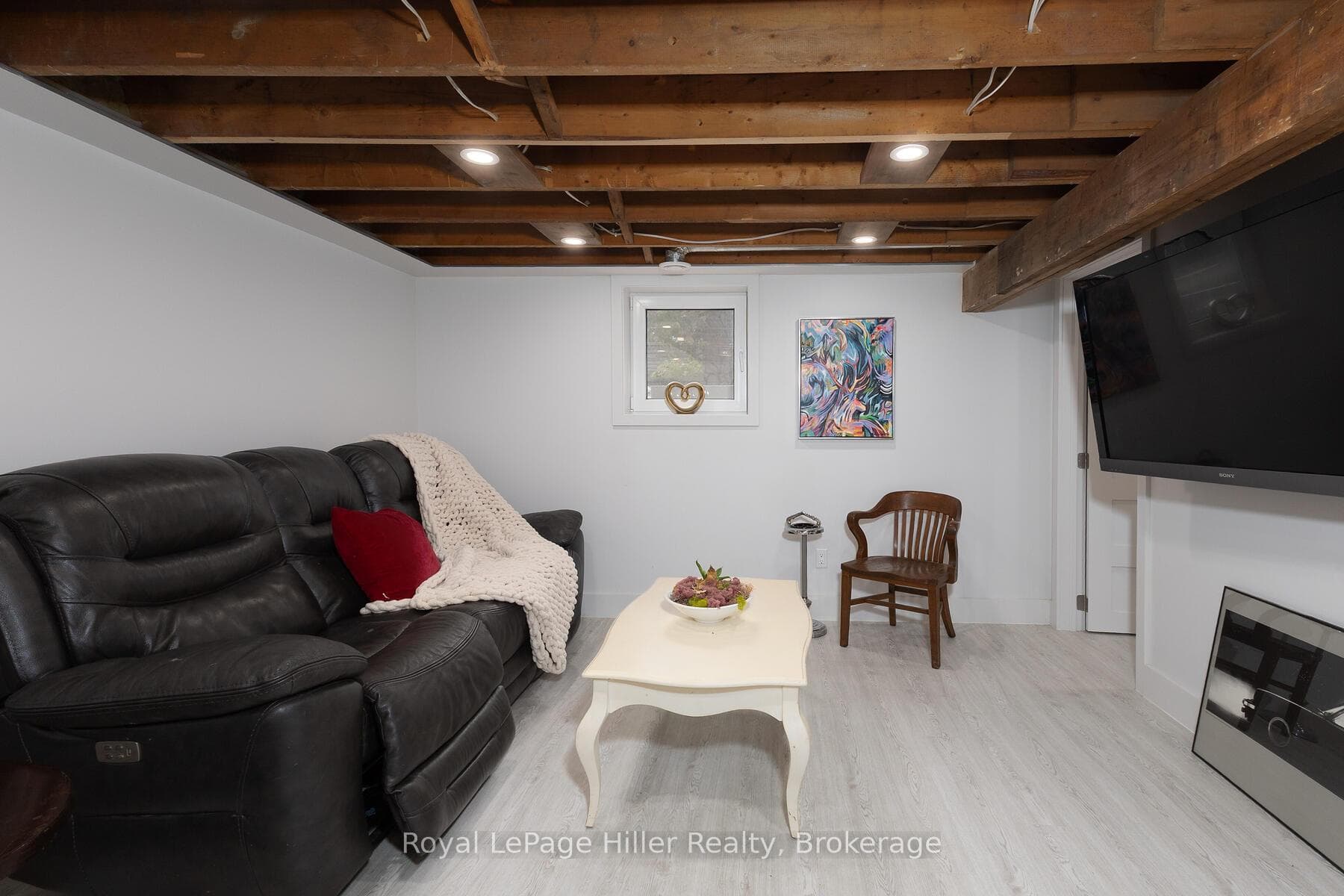 540 Albert Street photo 21