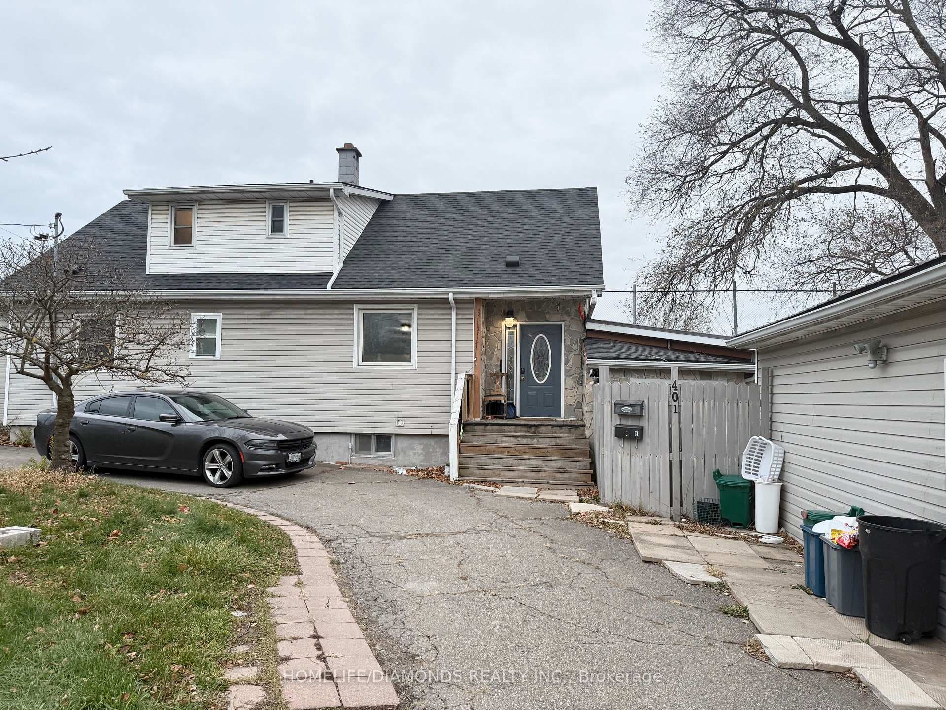 401 QUEENSTON Street Unit UPPER photo 1