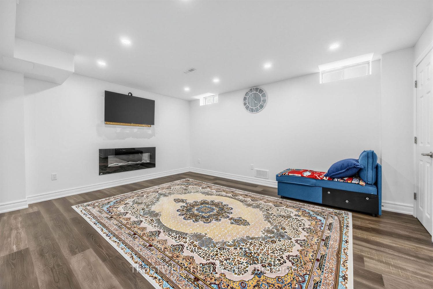 3 Waldron Court photo 28