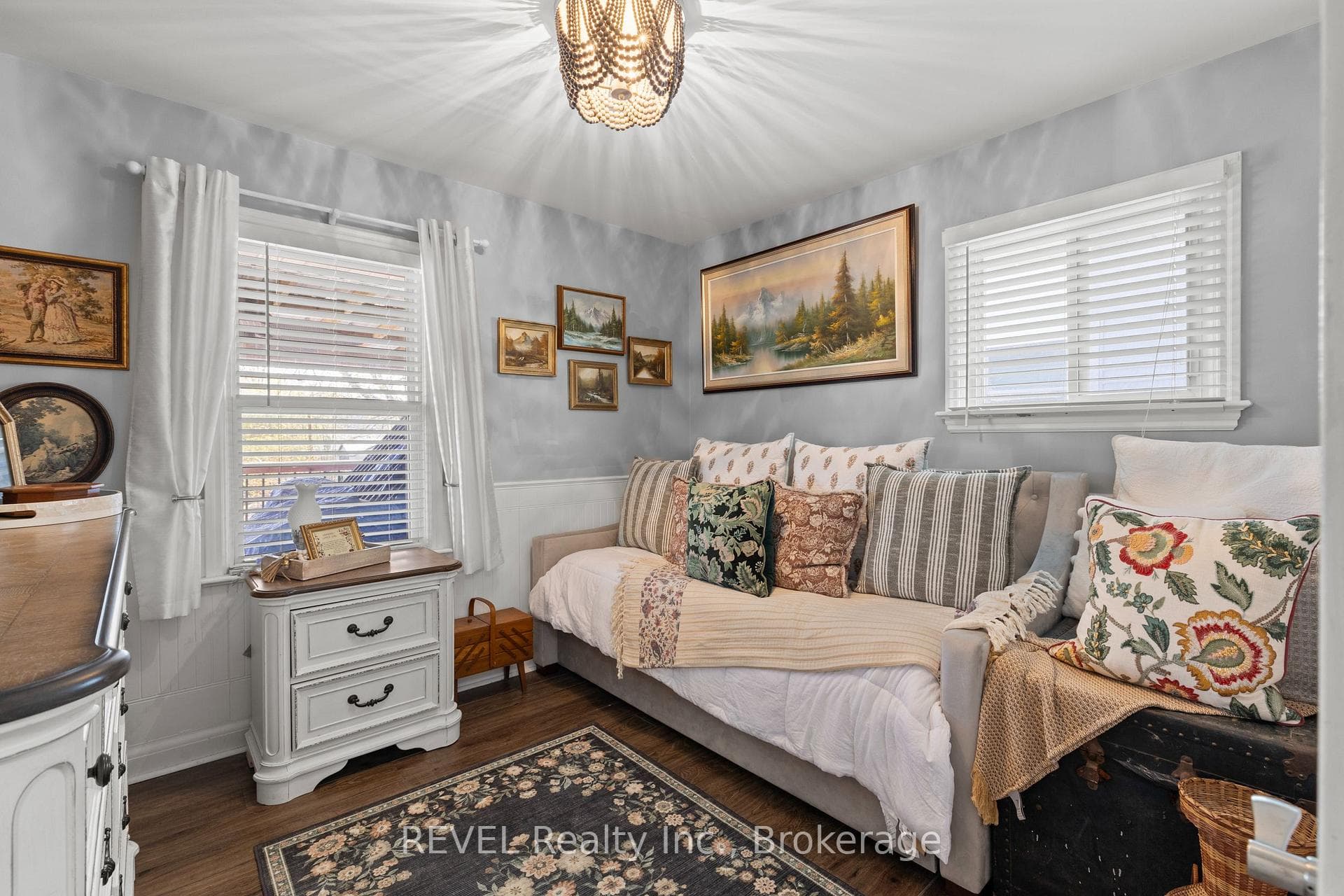 41 Rose Avenue photo 15