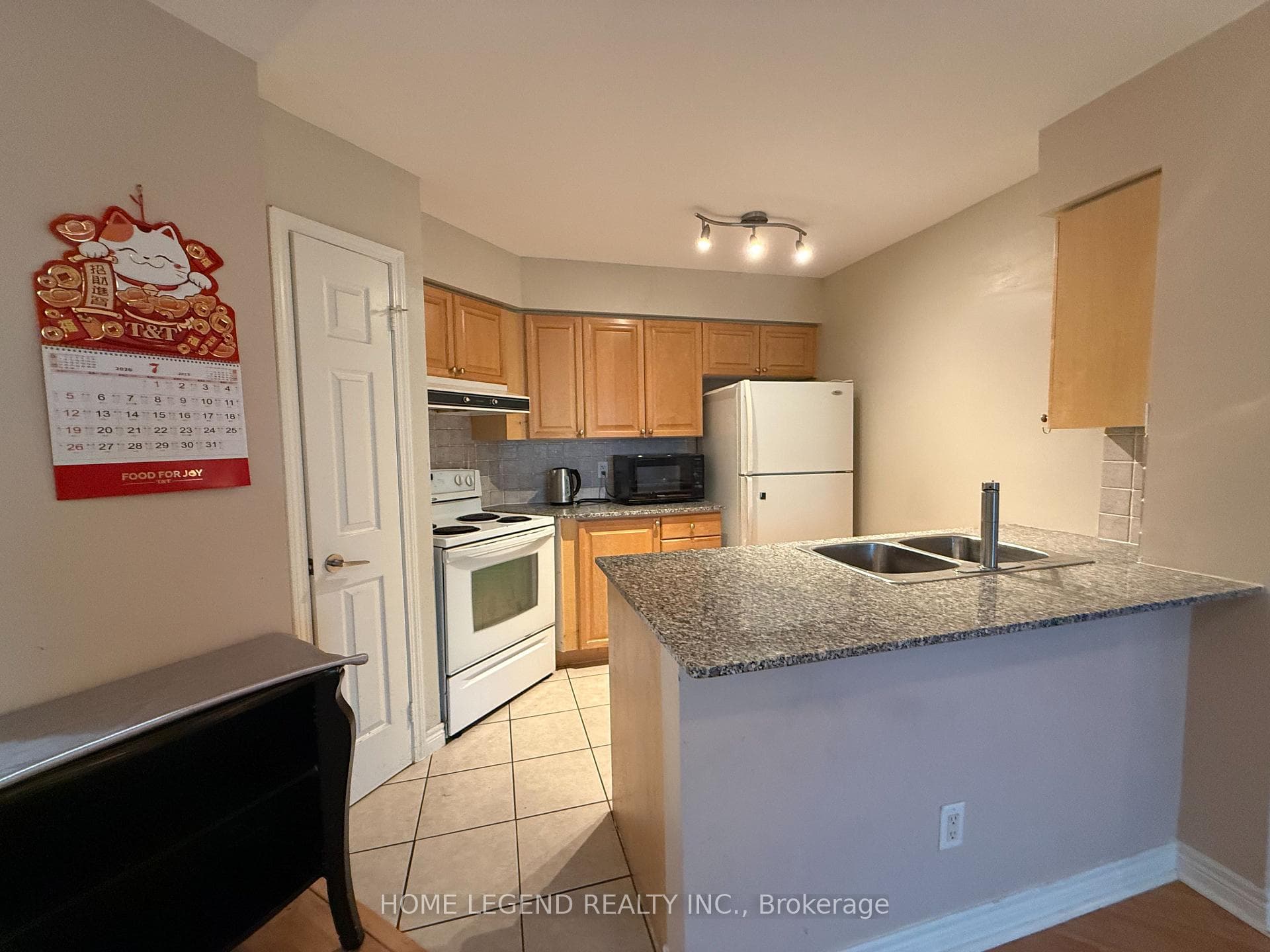 83 Borough Drive Unit 2011 photo 3
