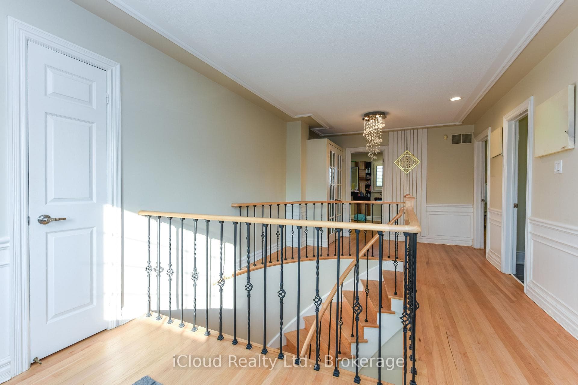 8 St Mark Place photo 27