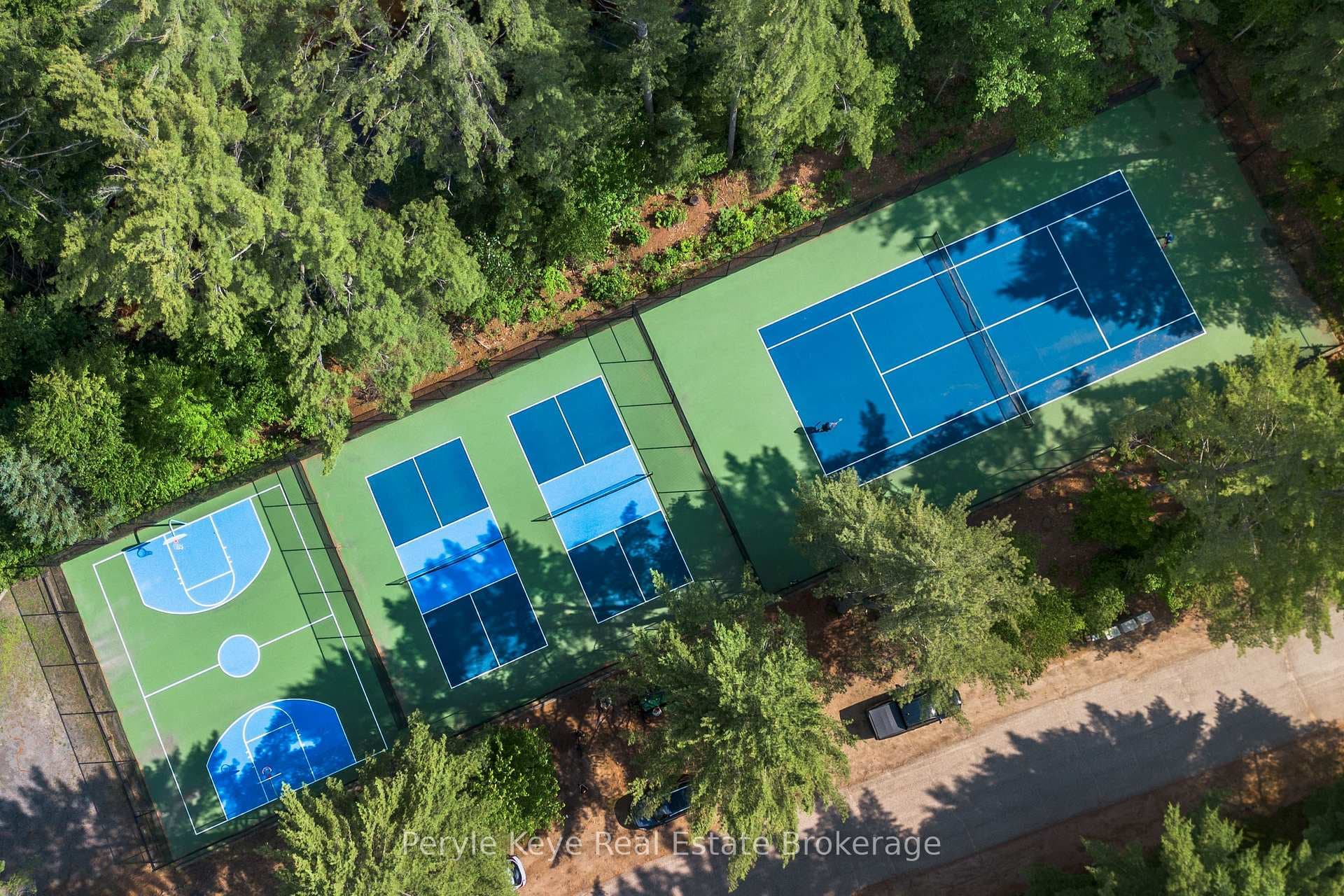 Walk to Pickleball/Tennis