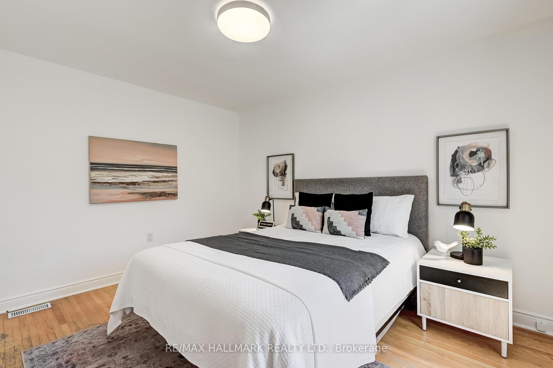 21 Barker Avenue photo 12